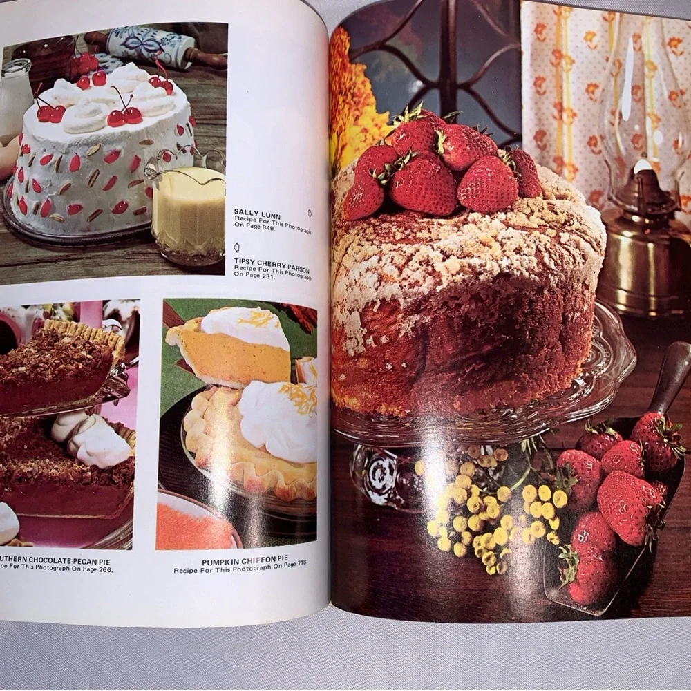Cookbook The Illustrated Encyclopedia of American Cooking Book Recipes 960 Pages